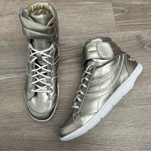 NWB Chinese Laundry Wash Wash Women's Edwina High Top Size 8 Silver